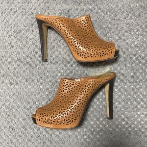 VINCE CAMUTO Laser Cut Platform Mules